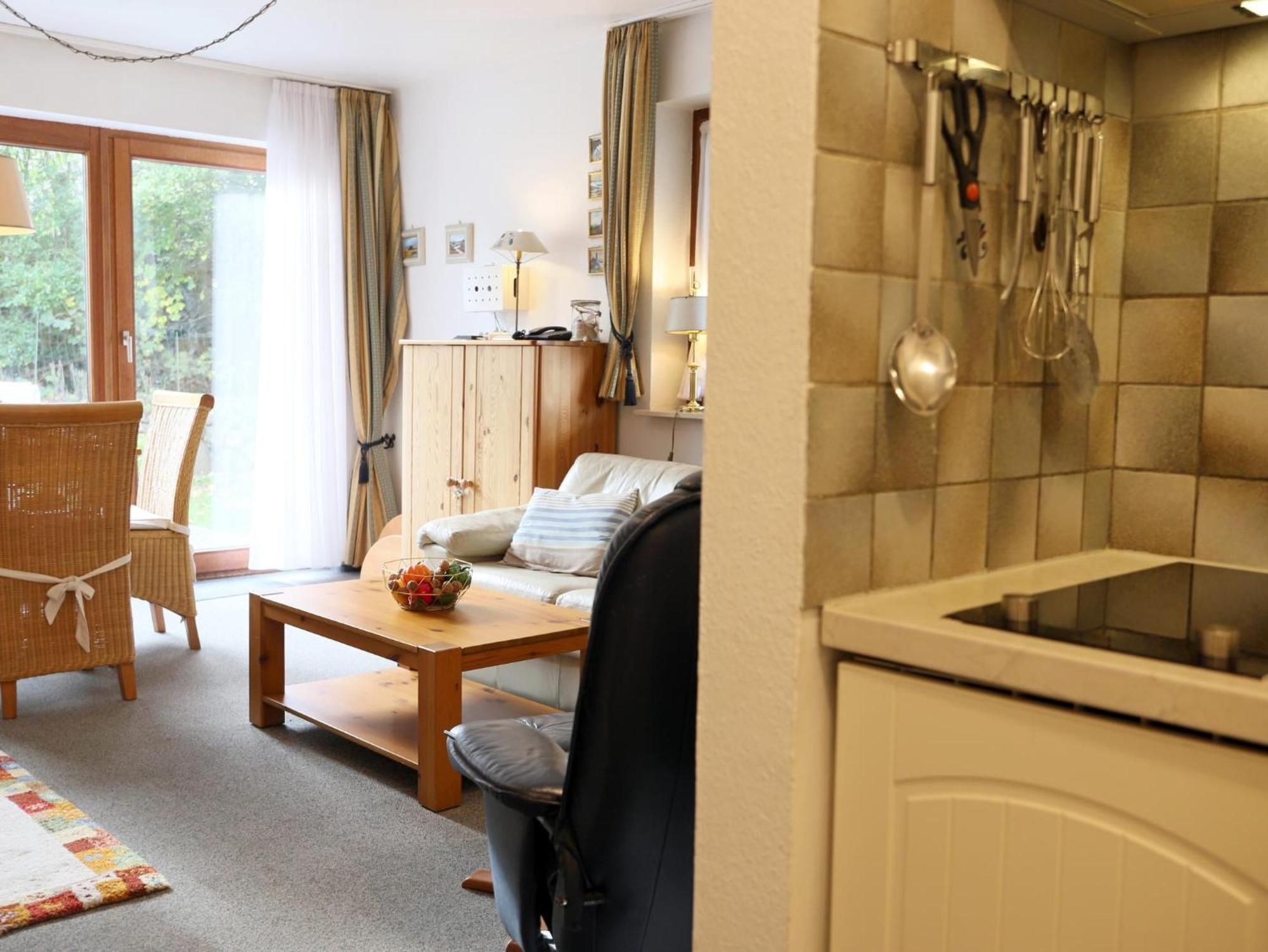 Ferienwohnung Ruhig gelegenes Haus am Ortseingang von Wenningstedt Exterior foto